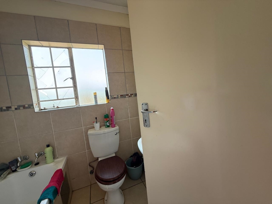 2 Bedroom Property for Sale in Rustenburg Central North West